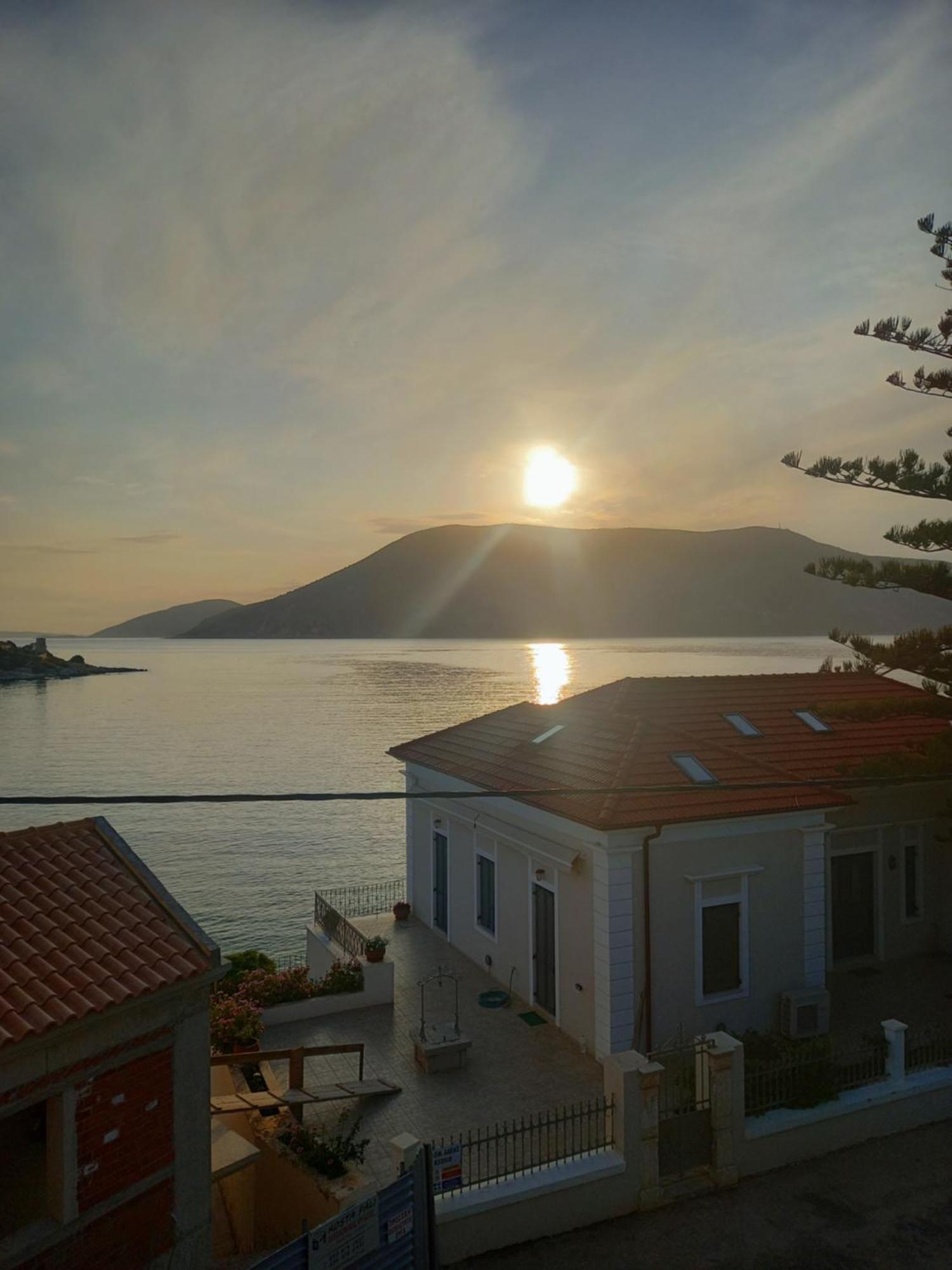 Sonia'S Apartment In Fiscardo Waterfront Фискардон Экстерьер фото